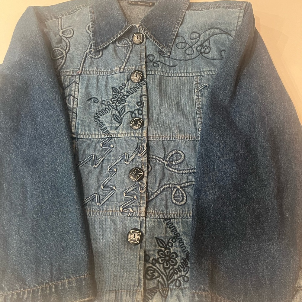 New Directions Patterned Denim Jacket Size Large.